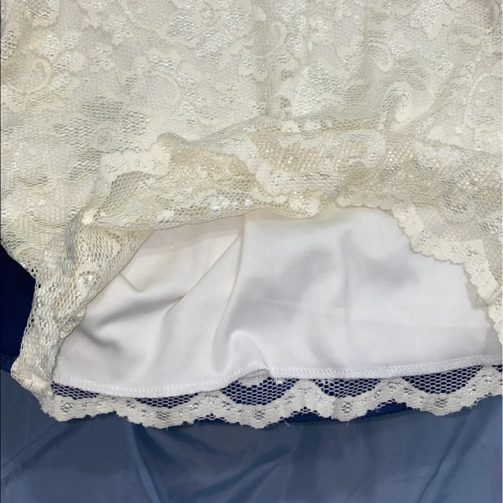 SOLD ! Cream lace dress Size M - Picture 6 of 10